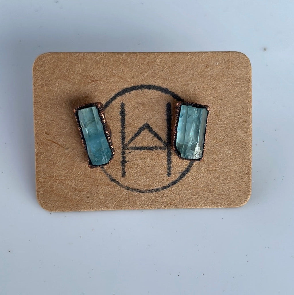 hawkhouse raw crystal stud earrings