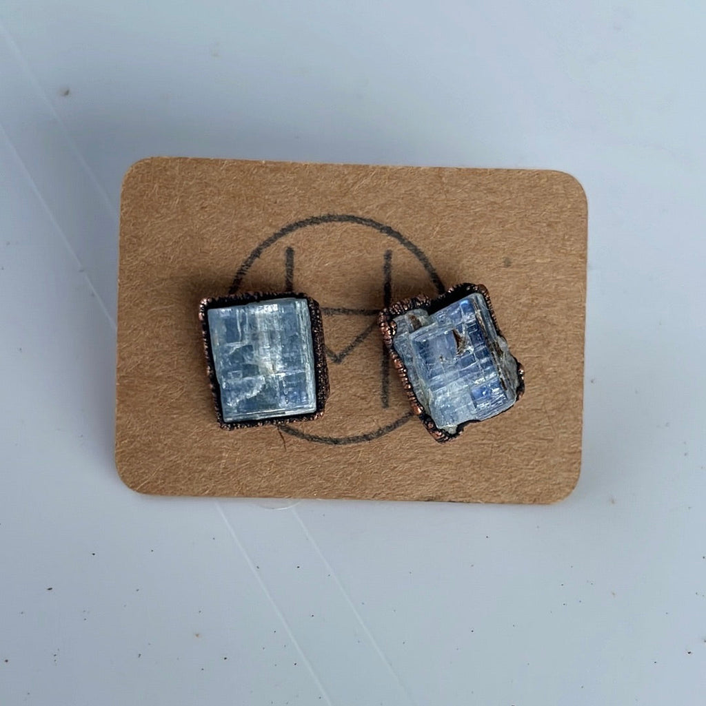 hawkhouse raw crystal stud earrings