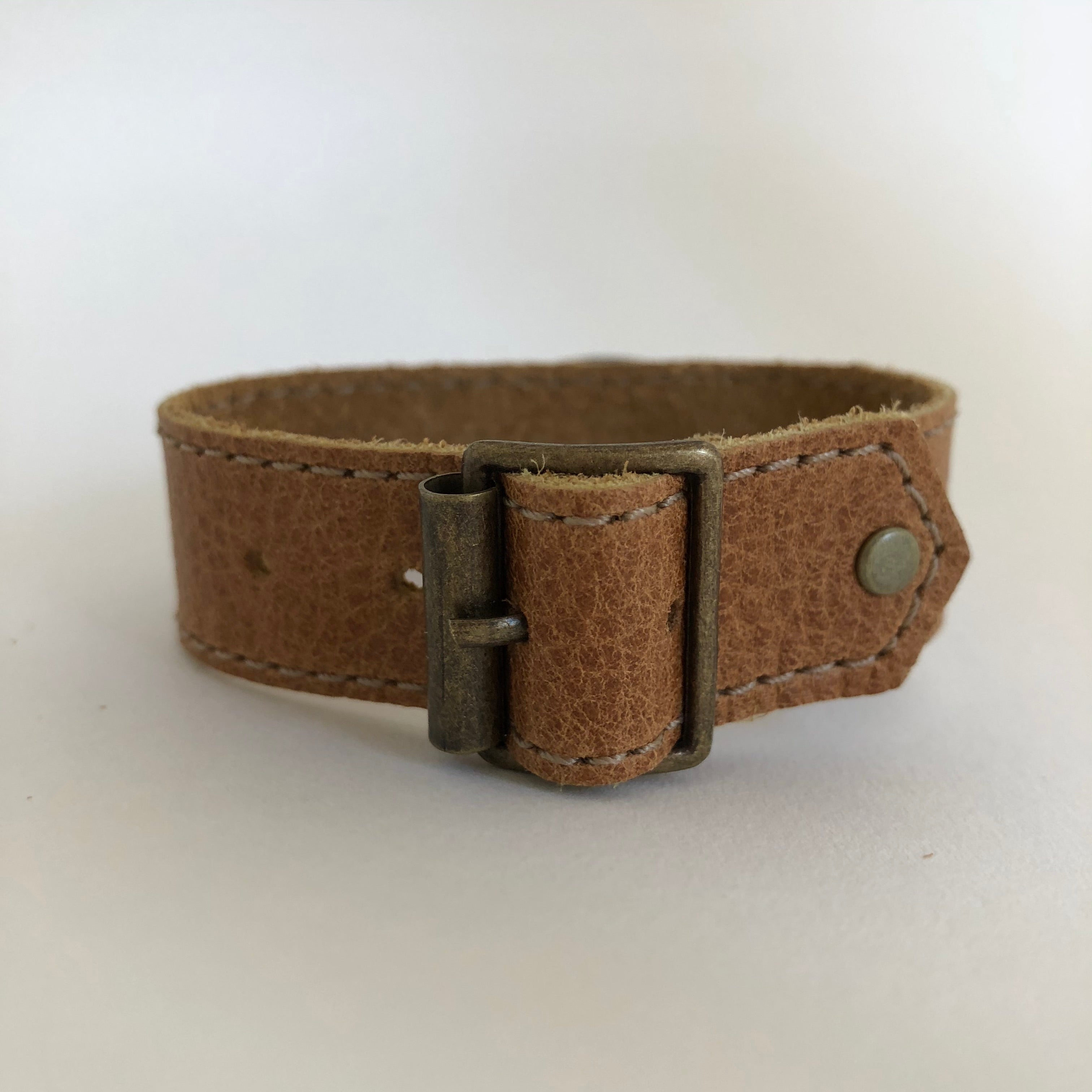 gem i d buckle cuff